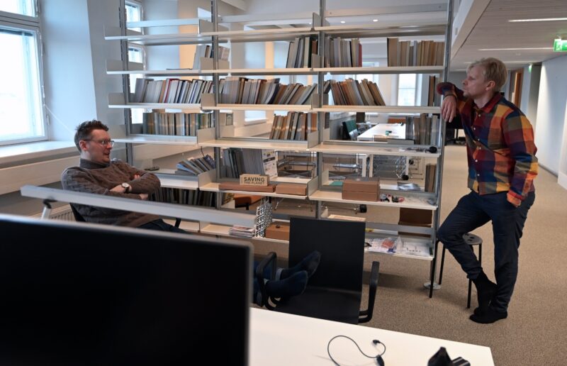 Jussi Ahokas ja Tero Toivanen Sofiankadun toimistolla. Kuva: Paavo Järvensivu.